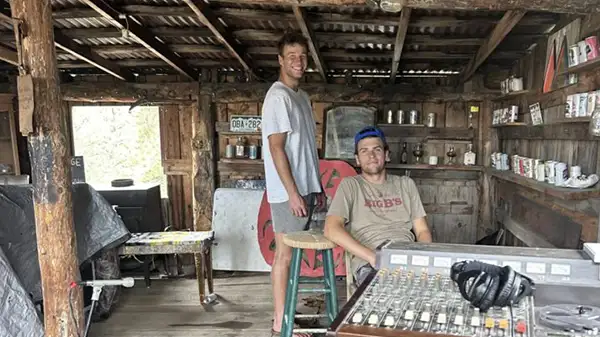 Grady and the Hootin' Bandits