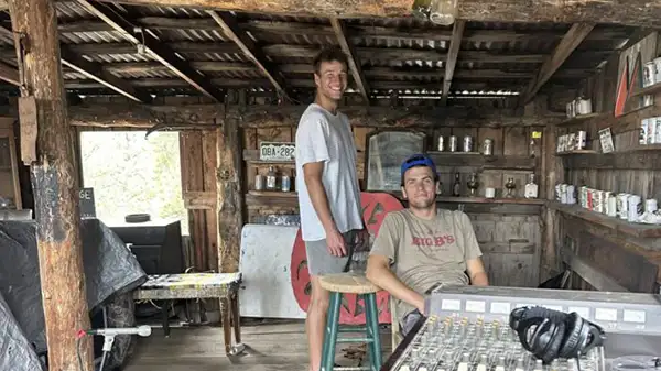 Grady and the Hootin' Bandits